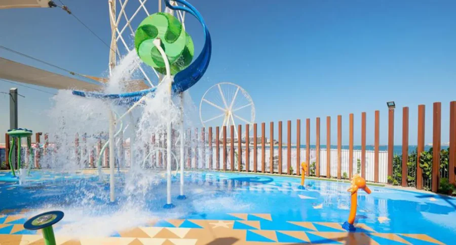 پارک آبی اسپلش پد (Splash Pad Water Park)