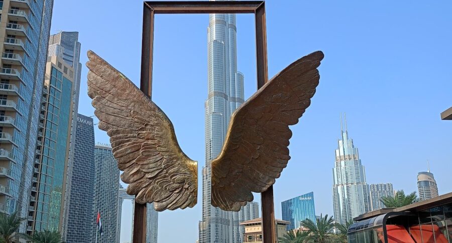 مجسمه بال های مکزیکی (Mexican Wings Sculpture)