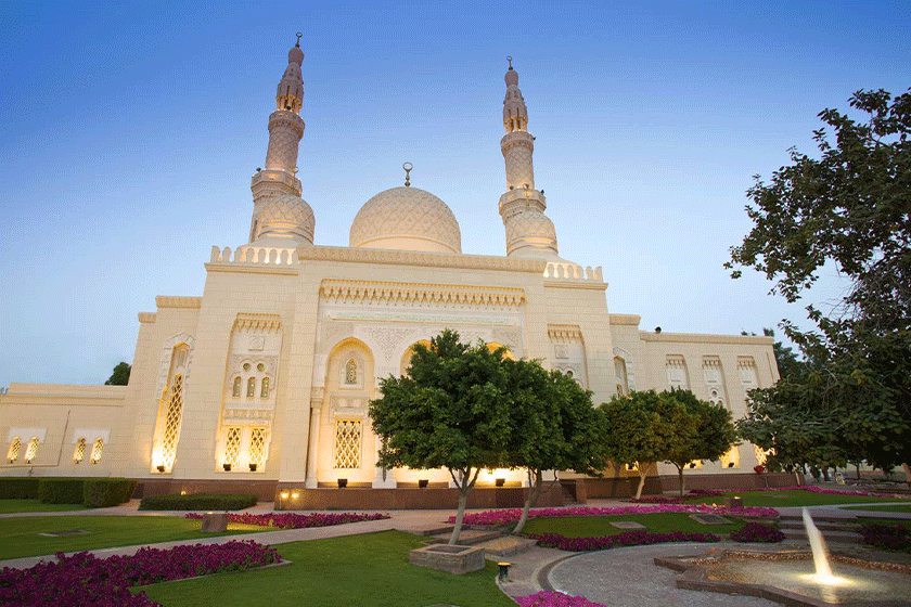 مسجد جمیرا (Jumeirah Mosque) از مکان های دیدنی رایگان دبی 